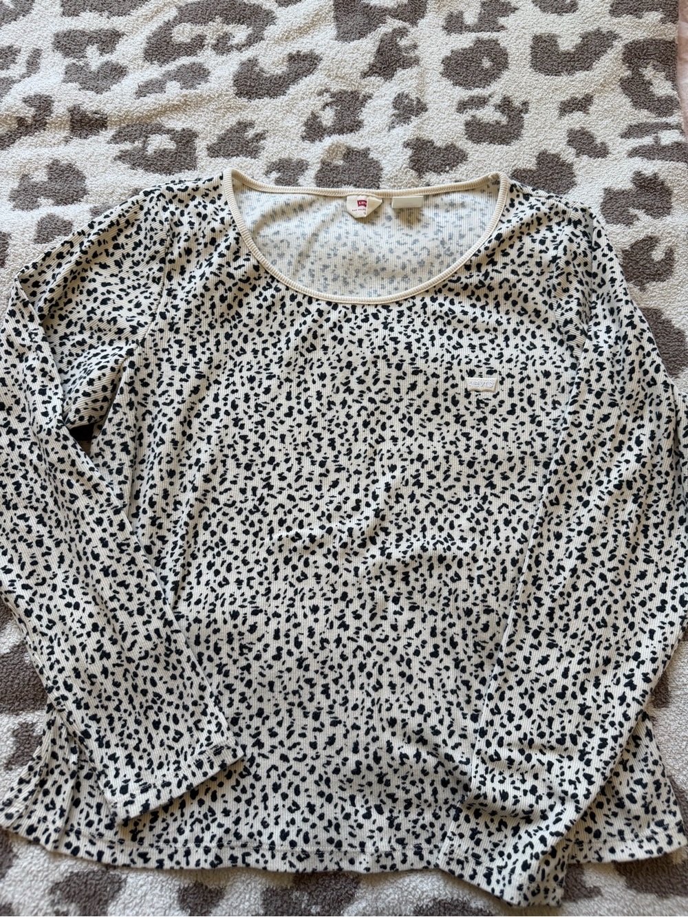 Levi's Women Plus Size Cream and Black Leopard-Print Long Sleeve Tee